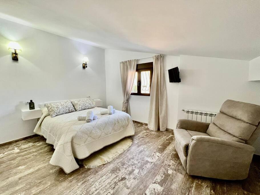 Castillo de Locubín Casa Rural Alfavila מראה חיצוני תמונה